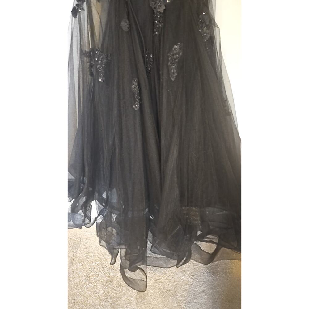 GB Beaded Applique Lace-Up Back Mermaid Gown – Size 3 - Picture 6 of 7